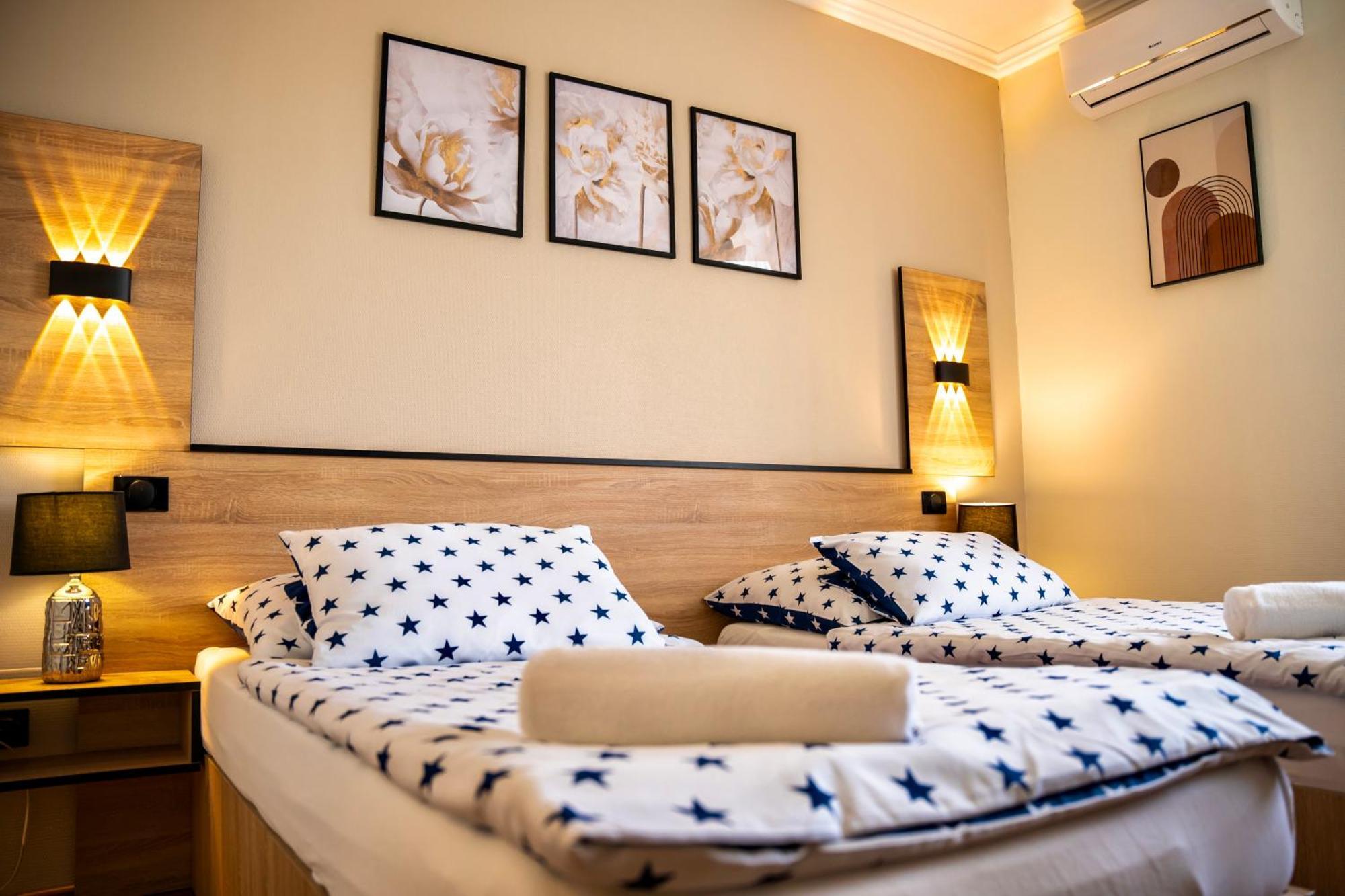 Hotel Bolero Дьор Екстериор снимка
